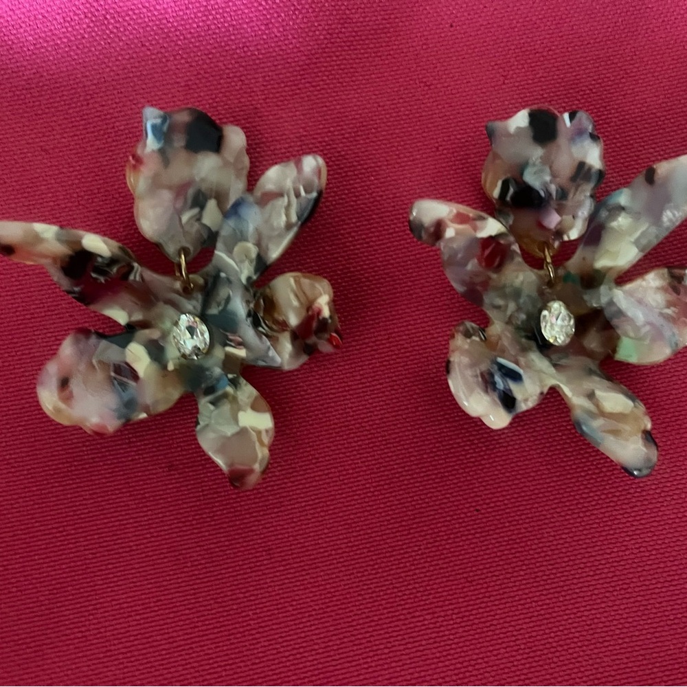 Resin Floral Drop Earrings in Multicolor Pattern